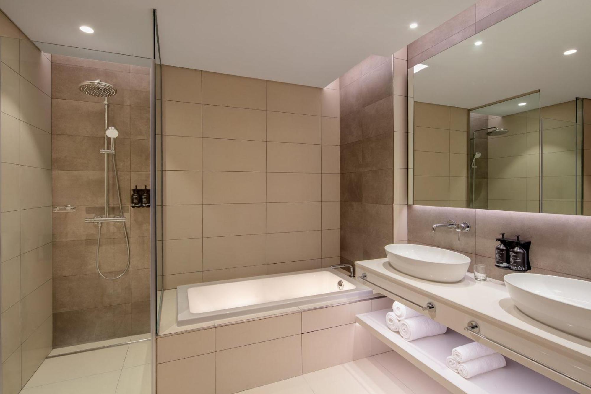 Holiday Inn Dubai Business Bay By Ihg Экстерьер фото