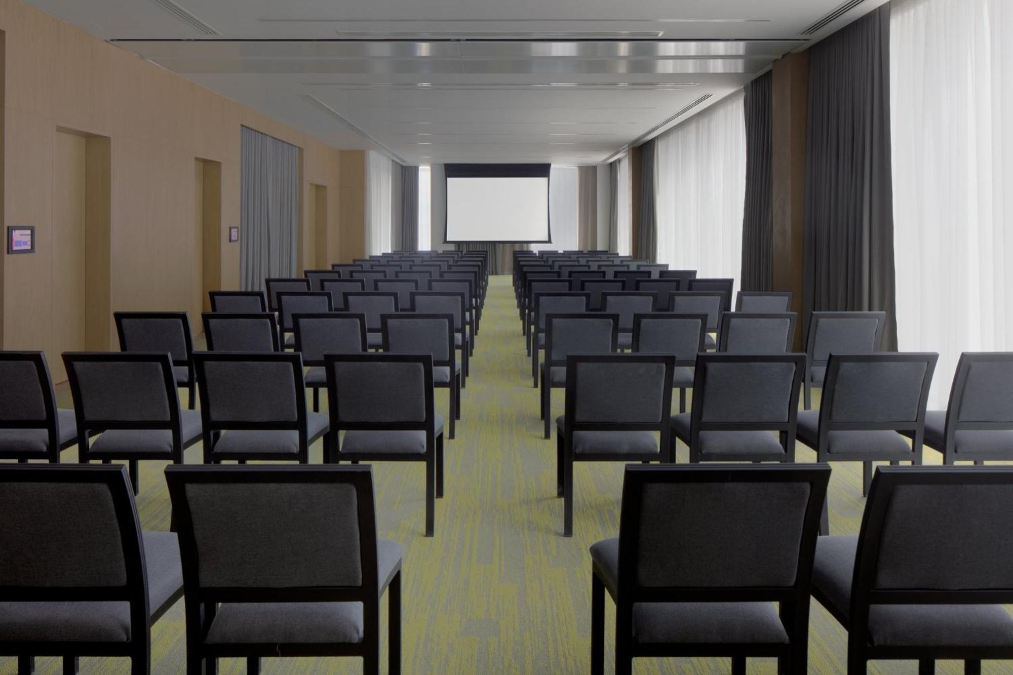 Holiday Inn Dubai Business Bay By Ihg Экстерьер фото