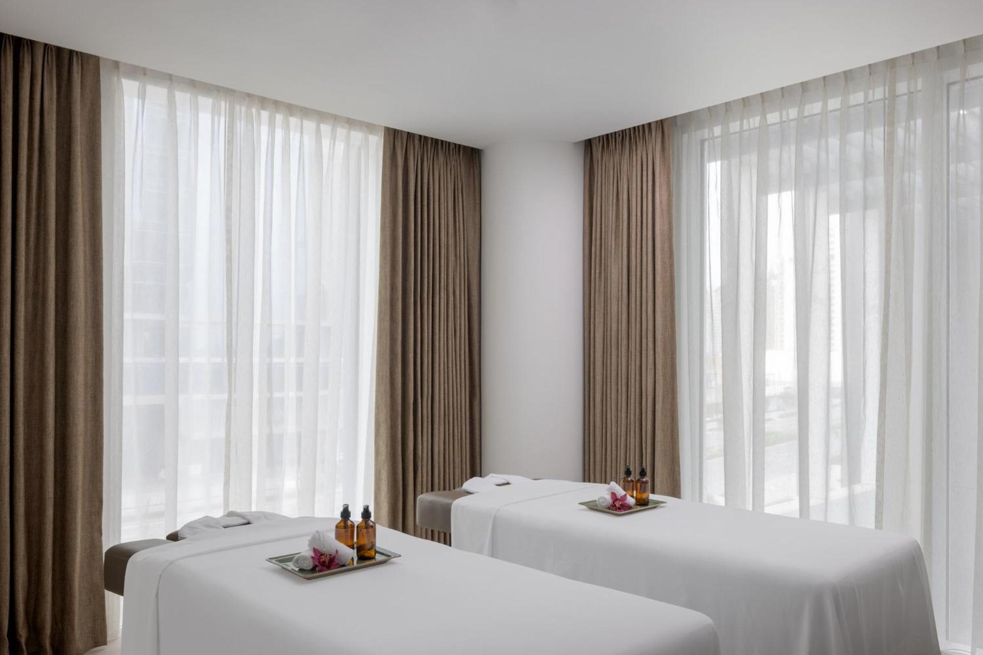 Holiday Inn Dubai Business Bay By Ihg Экстерьер фото