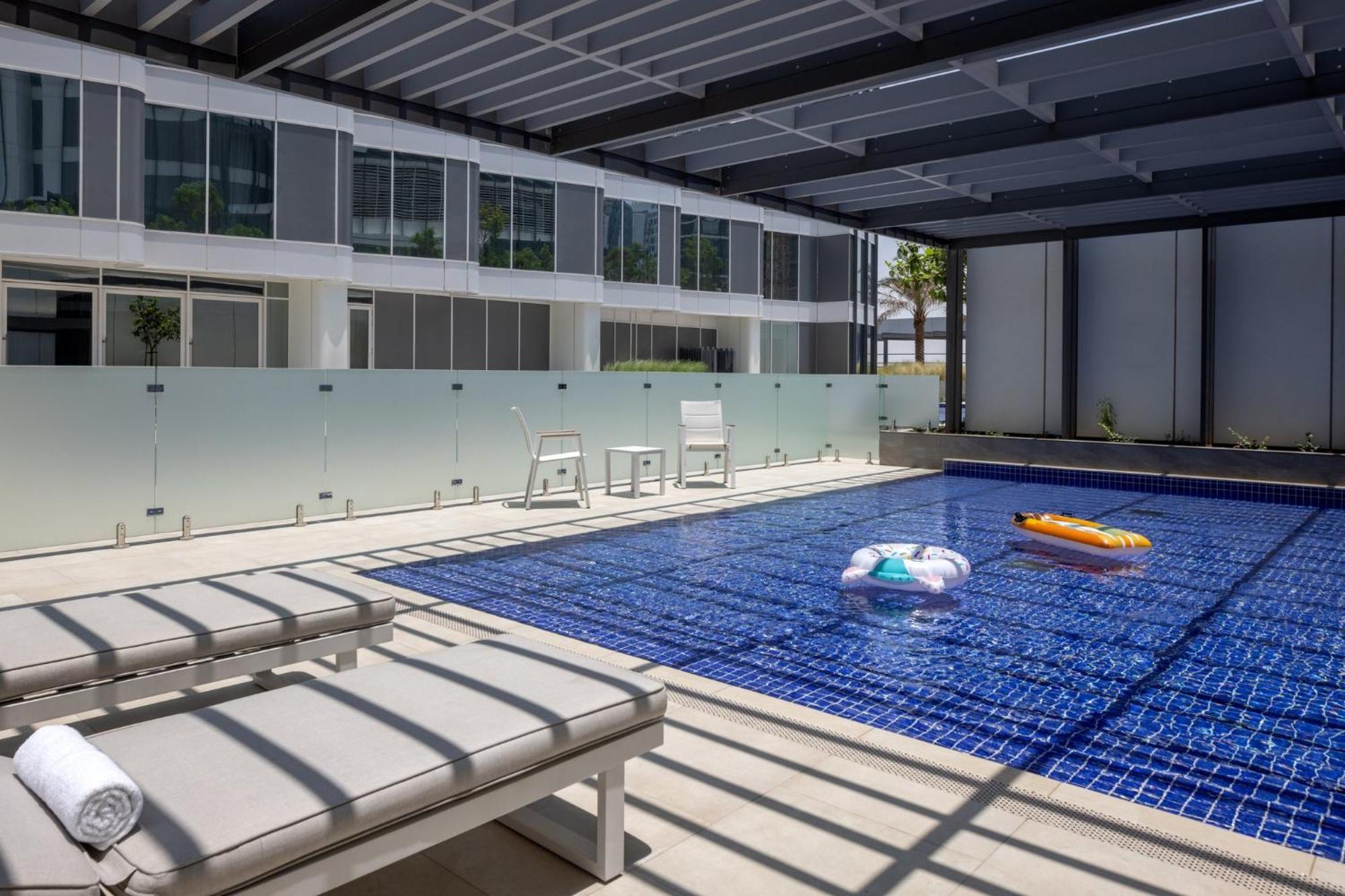 Holiday Inn Dubai Business Bay By Ihg Экстерьер фото